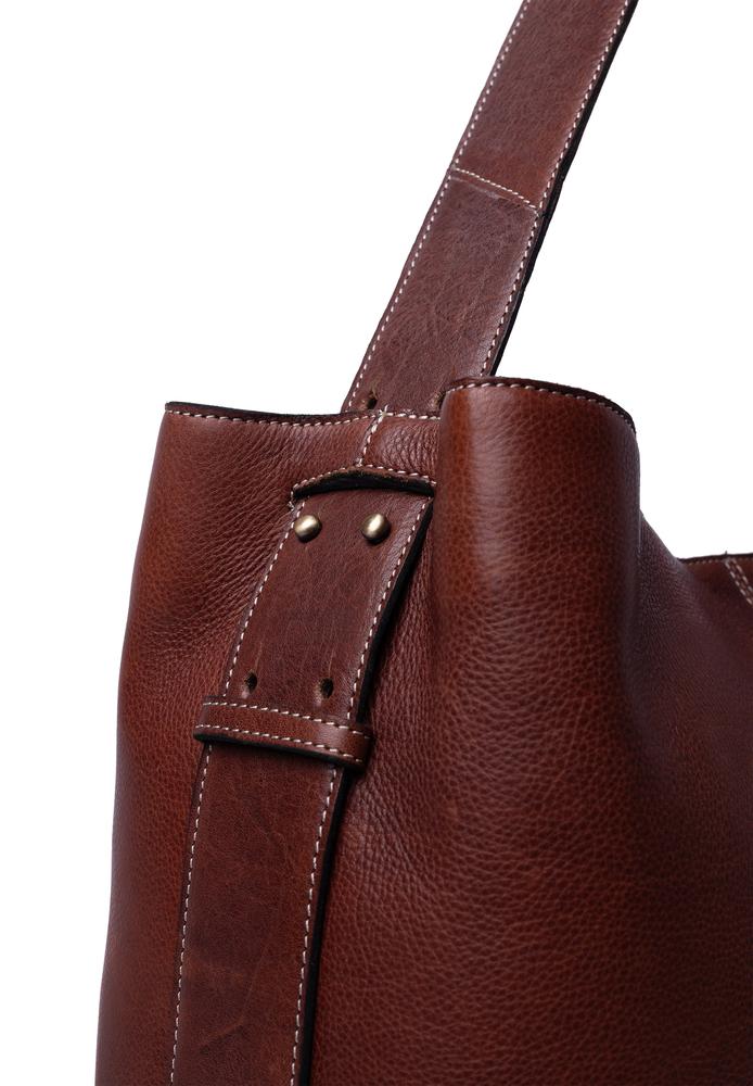 Re:Designed by Dixie Naya Big skulderveske i skinn Cognac-Damevesker-BagBrokers