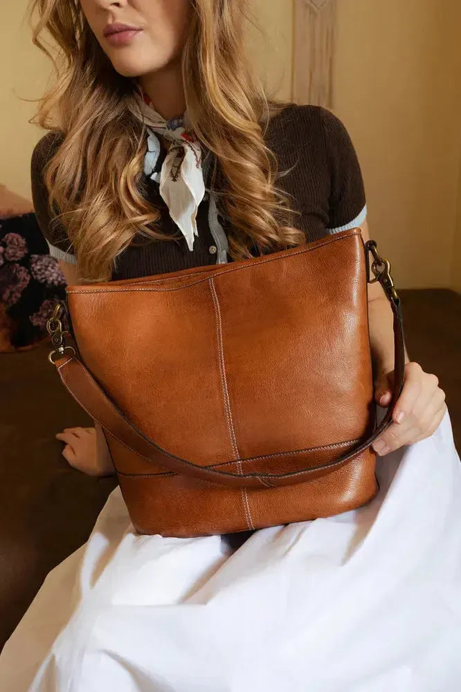 Re:Designed by Dixie Nomi skulderveske i skinn Walnut-Damevesker-BagBrokers