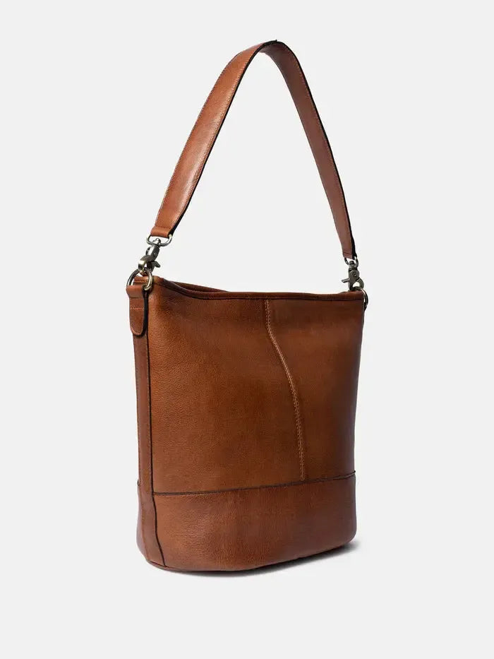 Re:Designed by Dixie Nomi skulderveske i skinn Walnut-Damevesker-BagBrokers