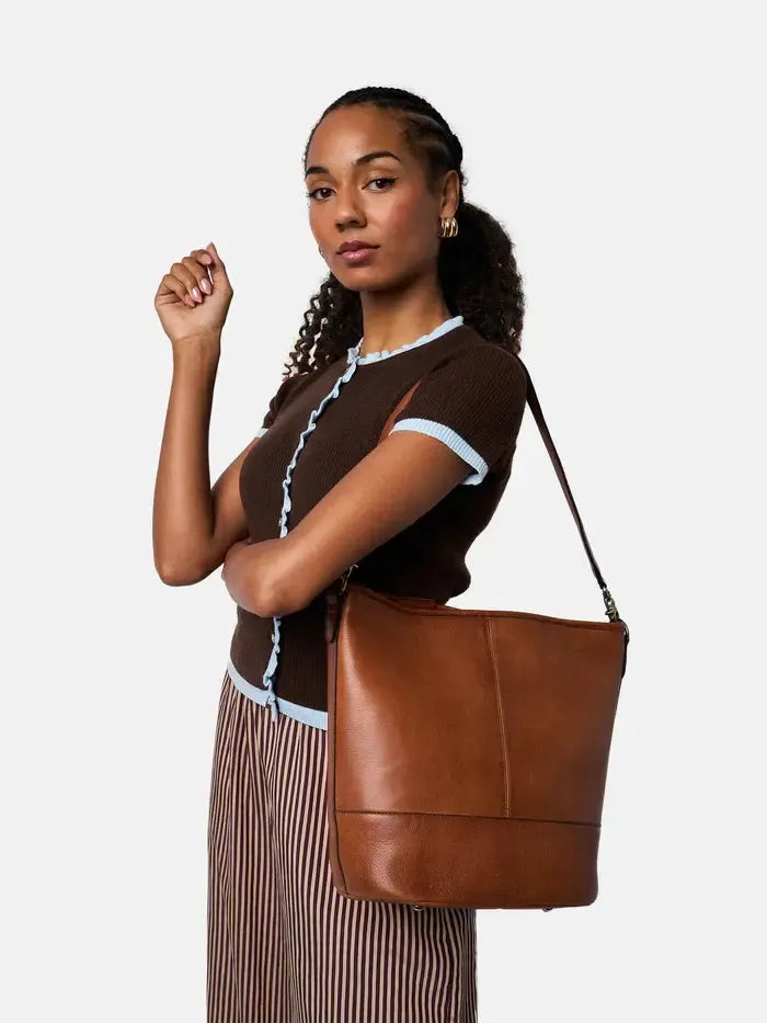 Re:Designed by Dixie Nomi skulderveske i skinn Walnut-Damevesker-BagBrokers