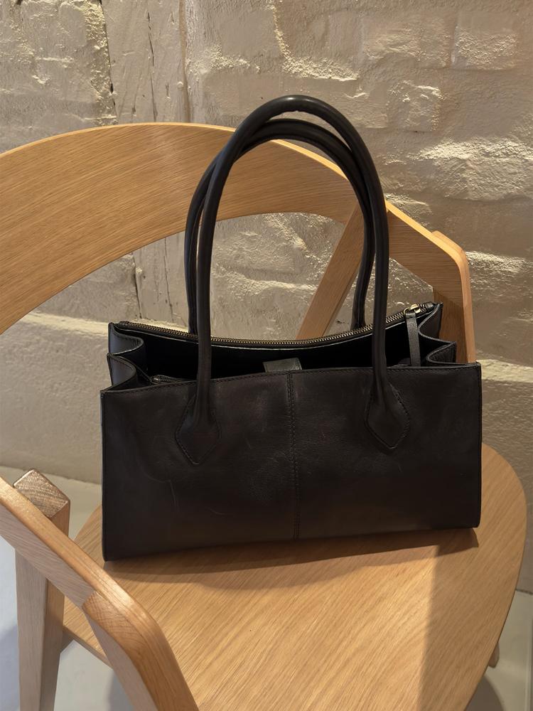 Re:Designed by Dixie Ora small skulderveske i skinn Svart-Damevesker-BagBrokers