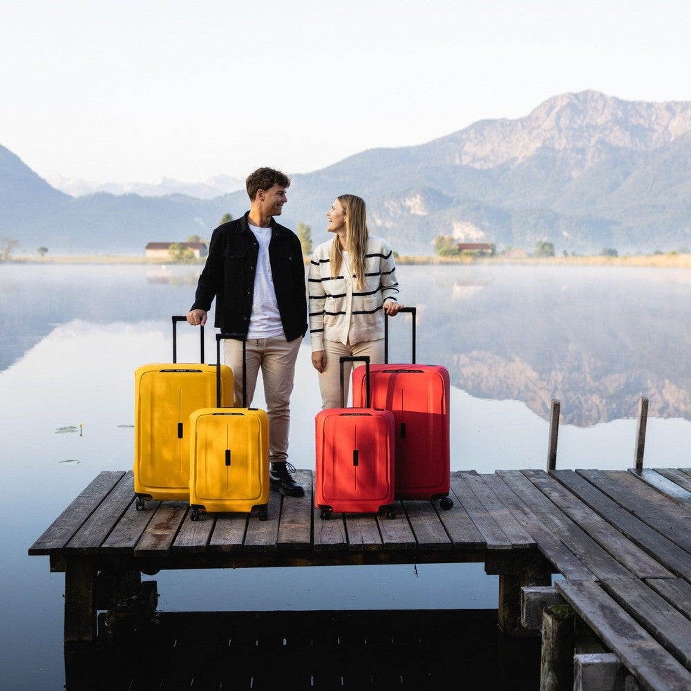 Samsonite ESSENS™ hard Kabin koffert 55 cm 4 hjul Radient Yellow-Harde kofferter-BagBrokers