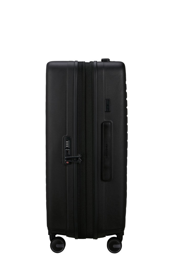 Samsonite RESTACKD utvidbar medium koffert 68 cm Black-Harde kofferter-BagBrokers