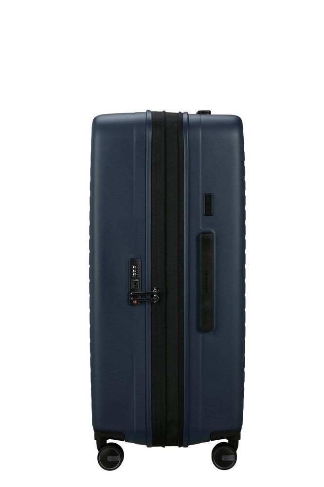 Samsonite RESTACKD utvidbar stor koffert 75 cm Midnight-Harde kofferter-BagBrokers