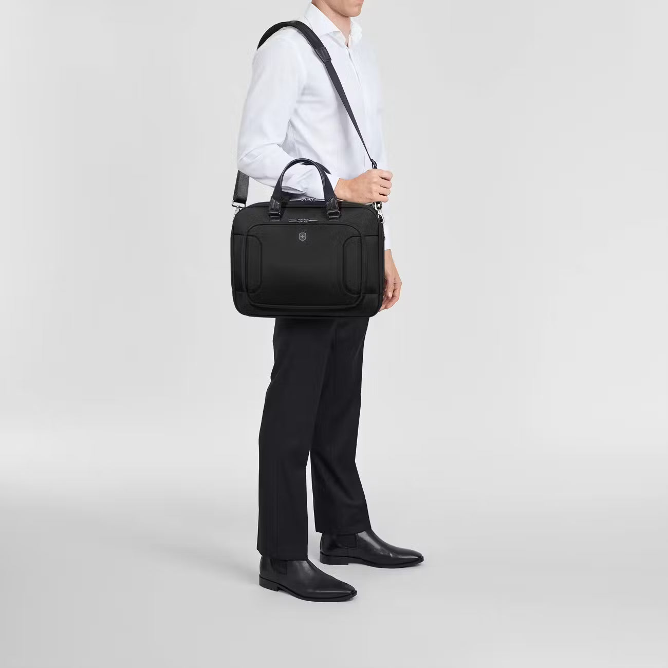Victorinox Werks Traveler 7.0 Deluxe Briefcase Black