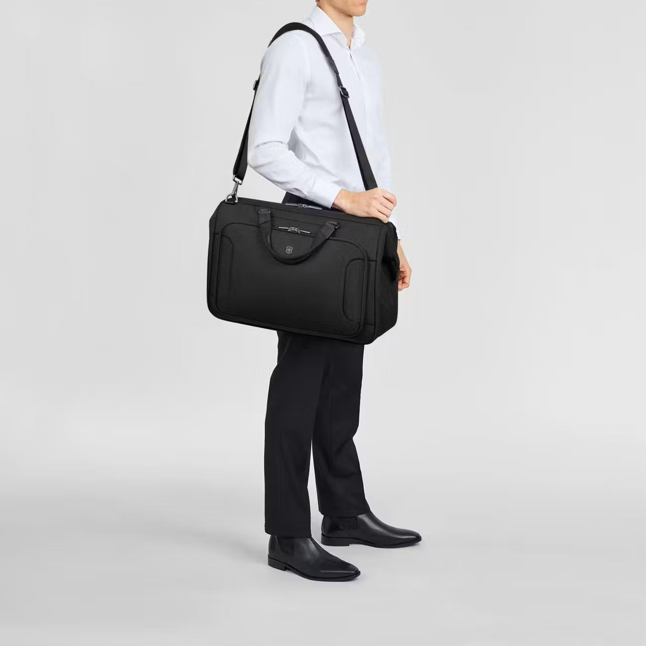 Victorinox Werks Traveler 7.0 Weekender Bag Black