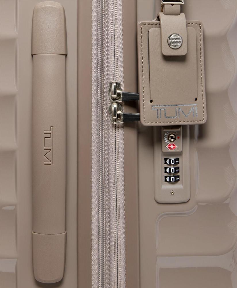 Tumi 19 Degree International Expandable Carry-On 55 cm Moon Rock-Harde kofferter-BagBrokers