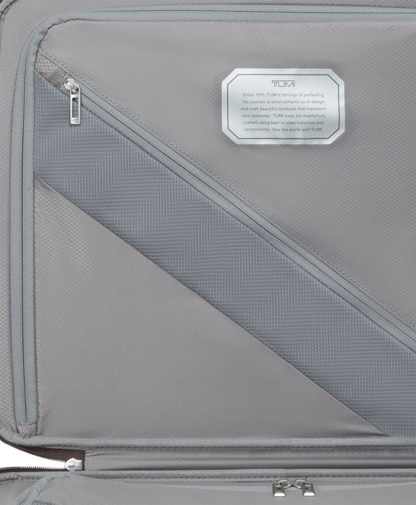 Tumi 19 Degree LITE Continental Carry-On 55 cm Titanium-Harde kofferter-BagBrokers