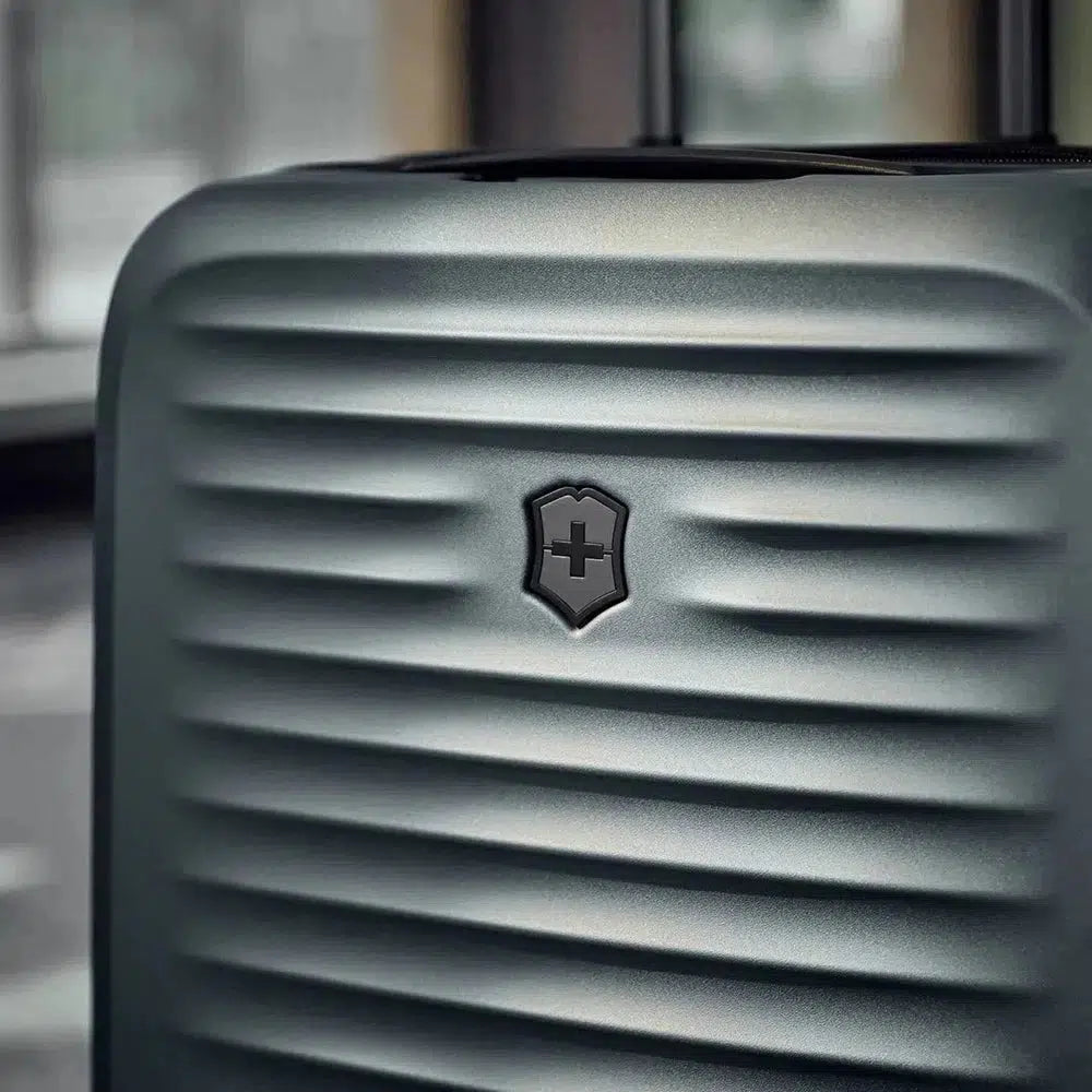 Victorinox Airox Advanced Global Carry On Utvidbar Storm-Harde kofferter-BagBrokers