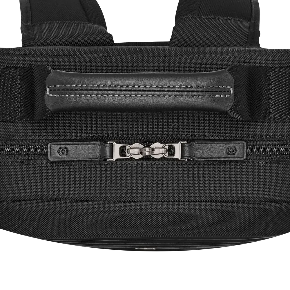 Victorinox Mythic Deluxe Backpack Black-PC-sekk-BagBrokers
