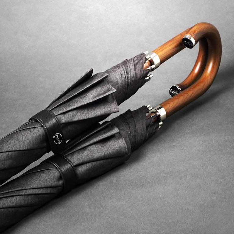 Vogue 560 V Eksklusiv lang Herre paraply med håndtak av tre, Svart-Paraplyer-BagBrokers