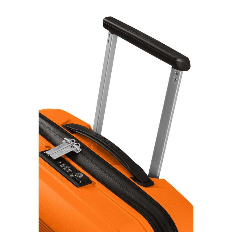 American Tourister Airconic medium koffert med 4 hjul 67 cm Mango Orange-Harde kofferter-BagBrokers