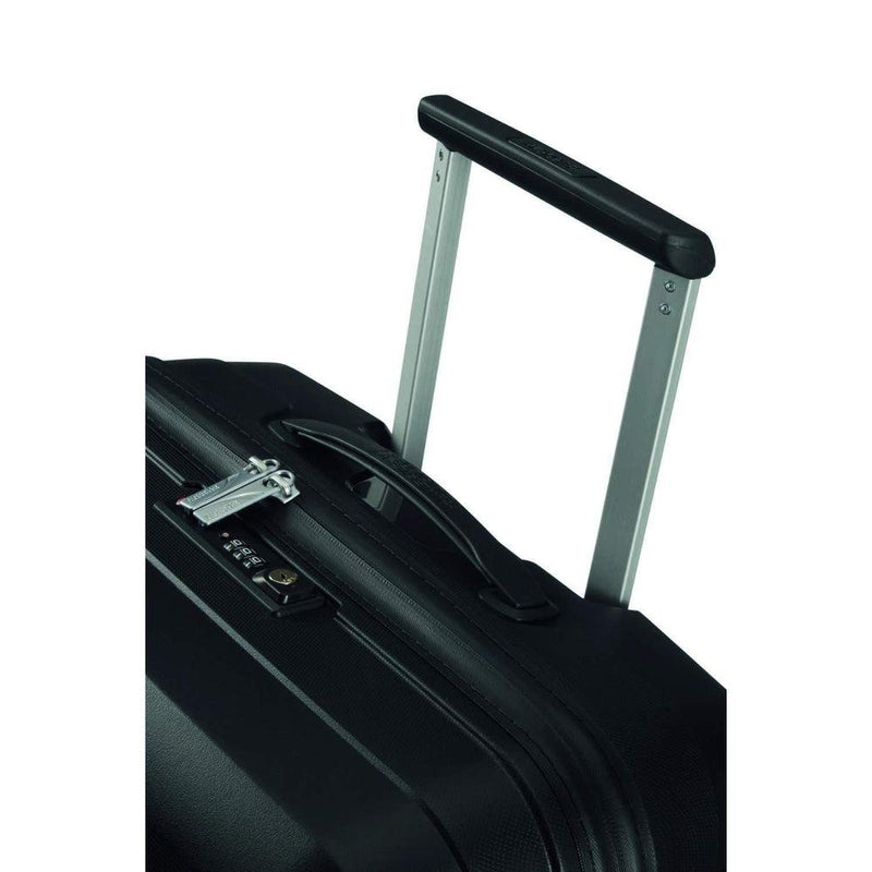 American Tourister Airconic medium koffert med 4 hjul 67 cm Onyx Black-Harde kofferter-BagBrokers
