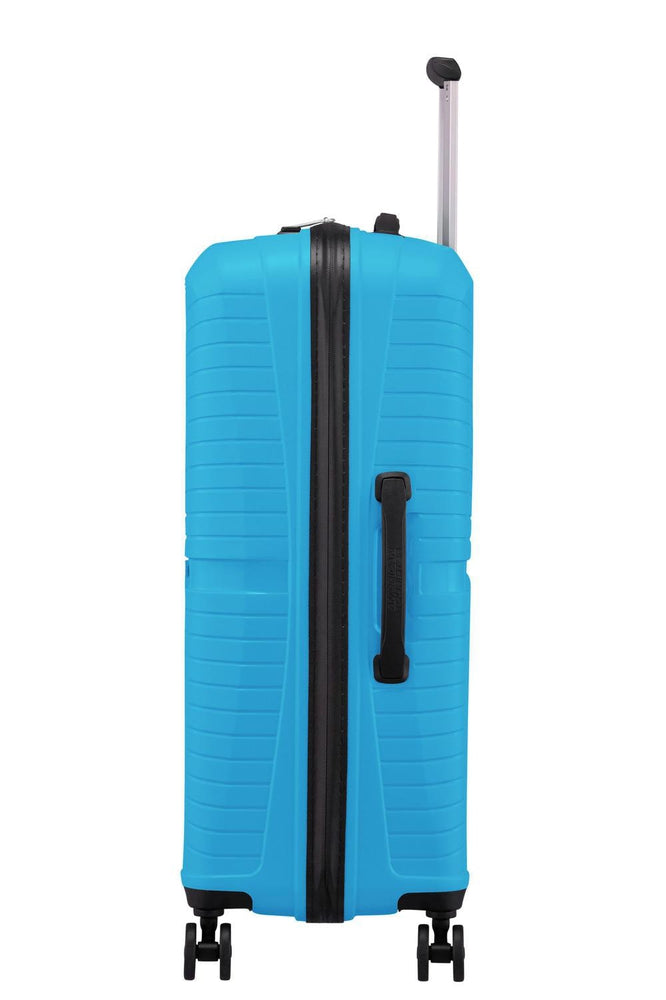 American Tourister Airconic medium koffert med 4 hjul 67 cm Sporty Blue-Harde kofferter-BagBrokers