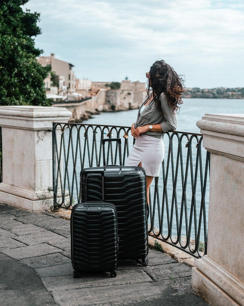 Samsonite PROXIS Utvidbar kabinkoffert 55 cm med 4 hjul Black-Harde kofferter-BagBrokers
