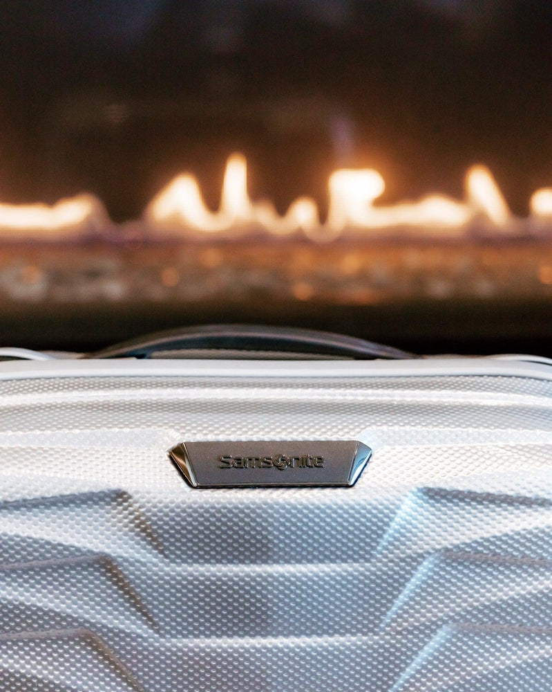 Samsonite PROXIS Utvidbar kabinkoffert 55 cm med 4 hjul Silver-Harde kofferter-BagBrokers