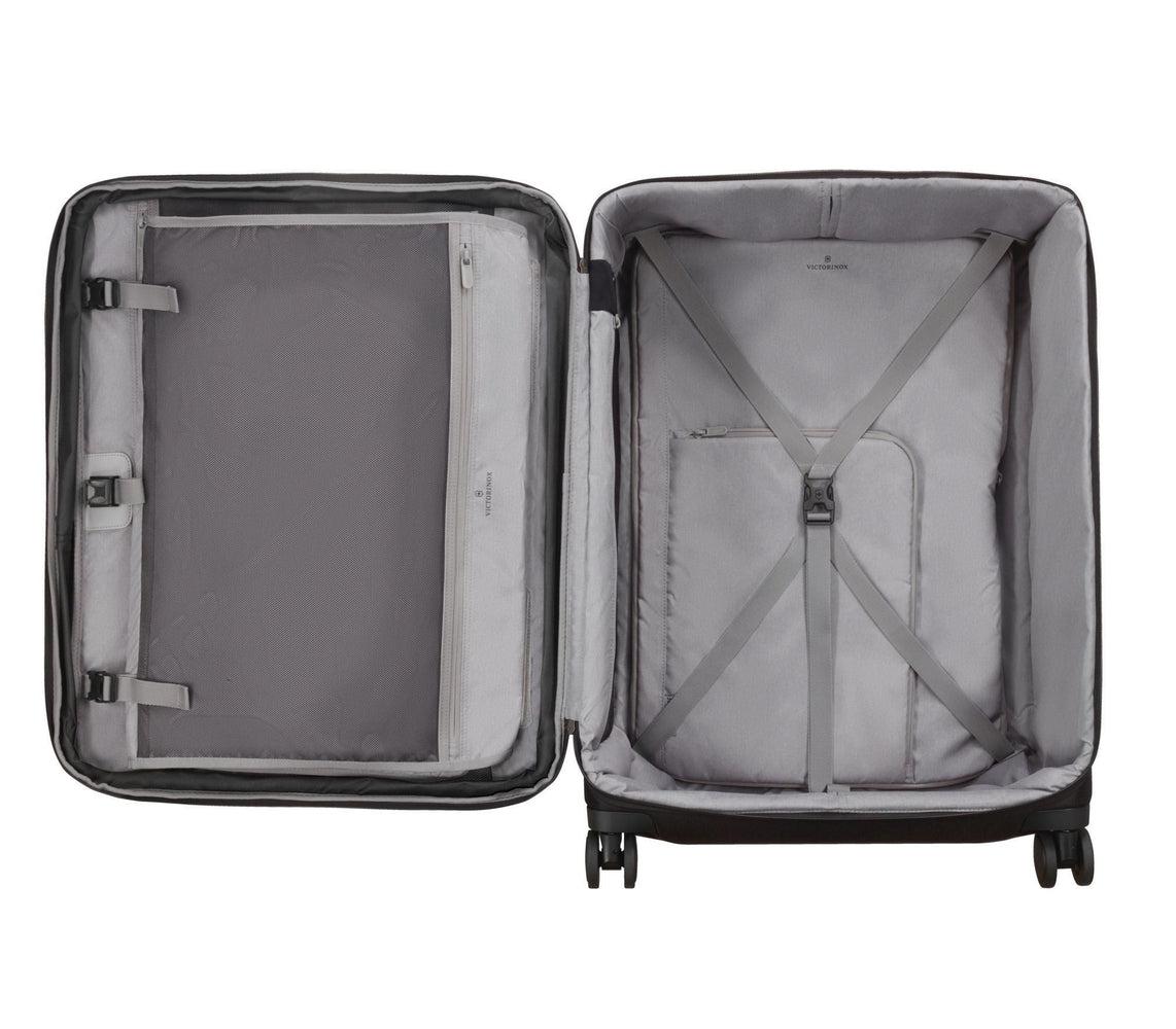 Victorinox Werks Traveler 6.0  Myk Stor Koffert Med Dresspose Svart-Bagbrokers